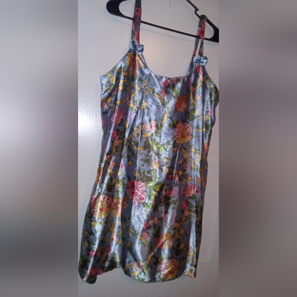 Vintage Night gown - Picture 5 of 6